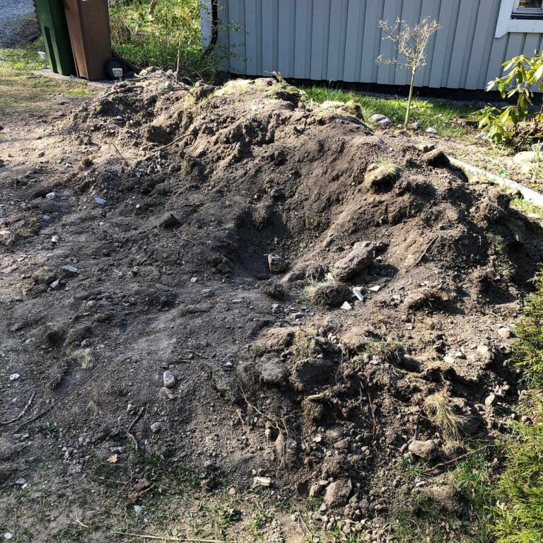 12. Utschaktning bortforsling av jordmassor vid nybygge av sma╠ehus 768x768
